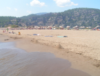 Der flach abfallende Strand in Dalyan ist bestens für Kinder geeignet